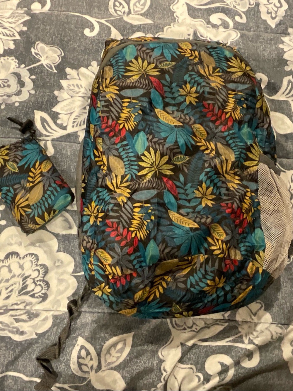 NWOT Tropical Leaf Floral Print Backpack